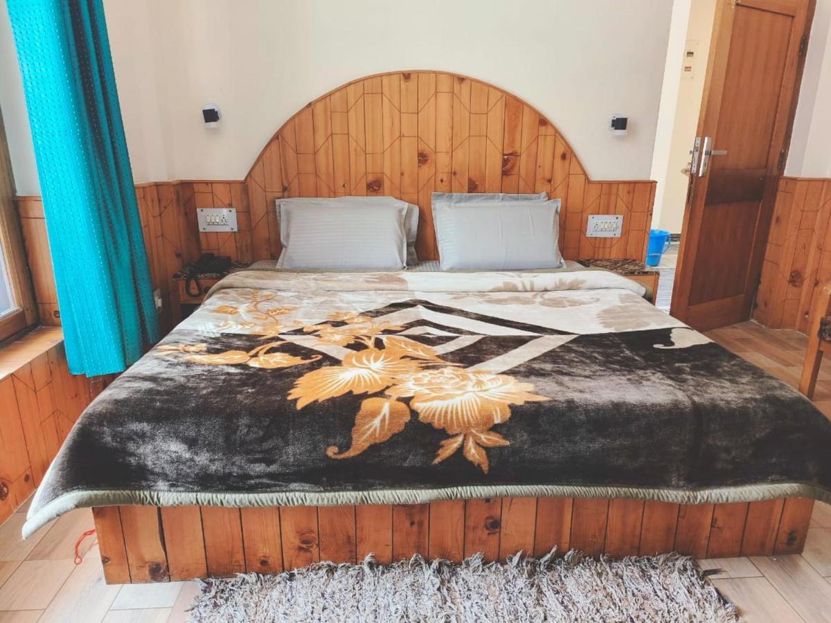 Hotel Hadimba Regency ! Free 4 Wheeler Parking ! Mountain View Rooms ! Near Mall Road Manali Exterior foto