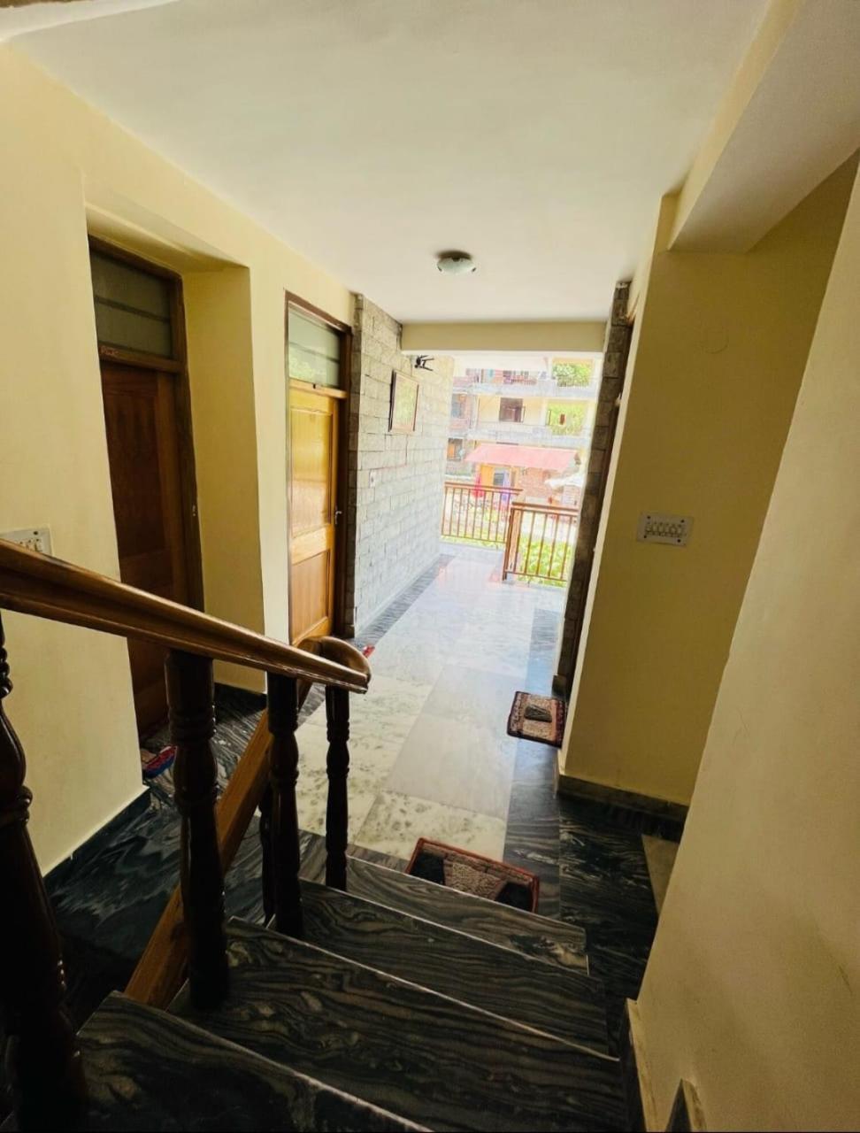 Hotel Hadimba Regency ! Free 4 Wheeler Parking ! Mountain View Rooms ! Near Mall Road Manali Exterior foto